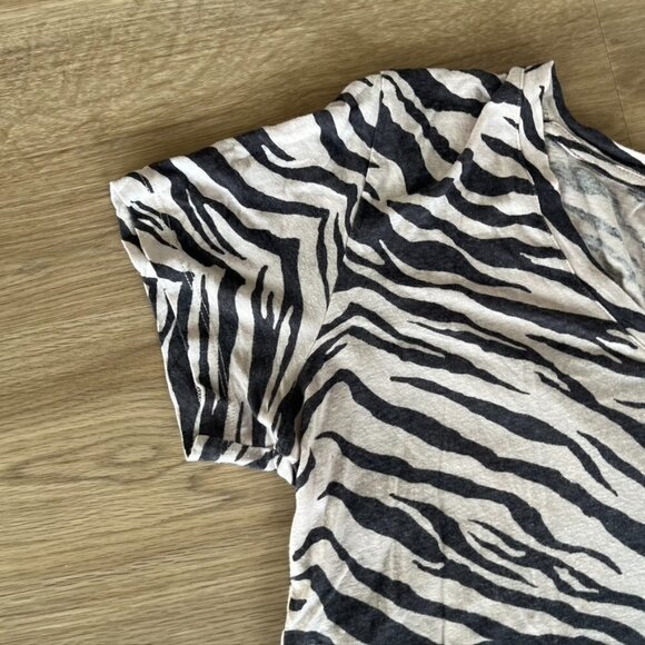 Rails Zebra Print VNeck T- Shirt Size Medium - Picture 5 of 8